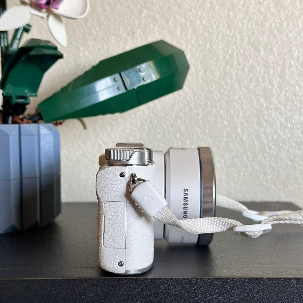 Samsung Nx3000 Mirrorless Digital Camera With 16 50Mm Lens White 20 3Mp Vlog Rk