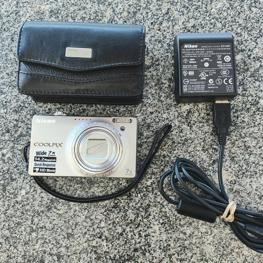 Nikon Coolpix S6000 Digital Camera Iw