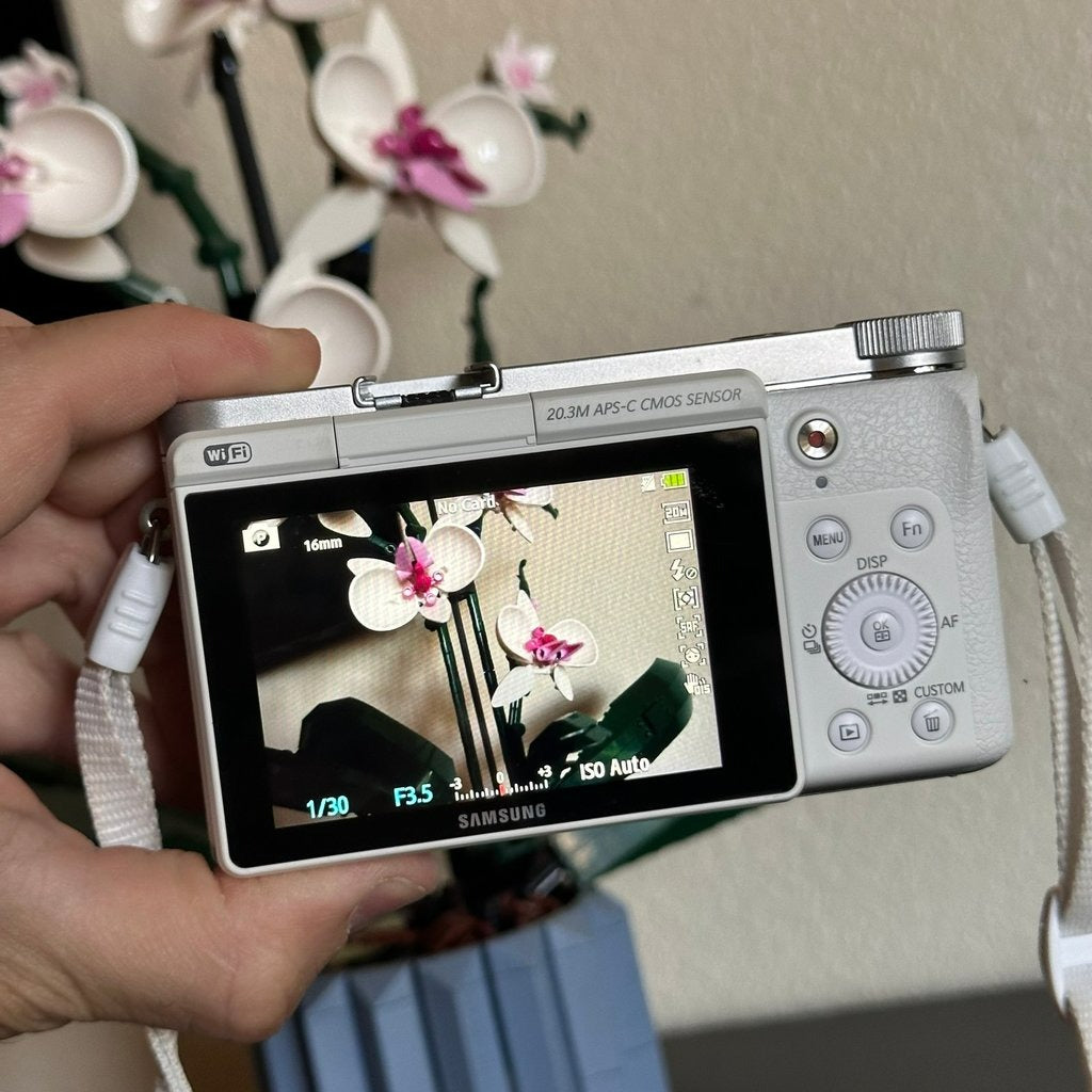 Samsung Nx3000 Mirrorless Digital Camera With 16 50Mm Lens White 20 3Mp Vlog Rk