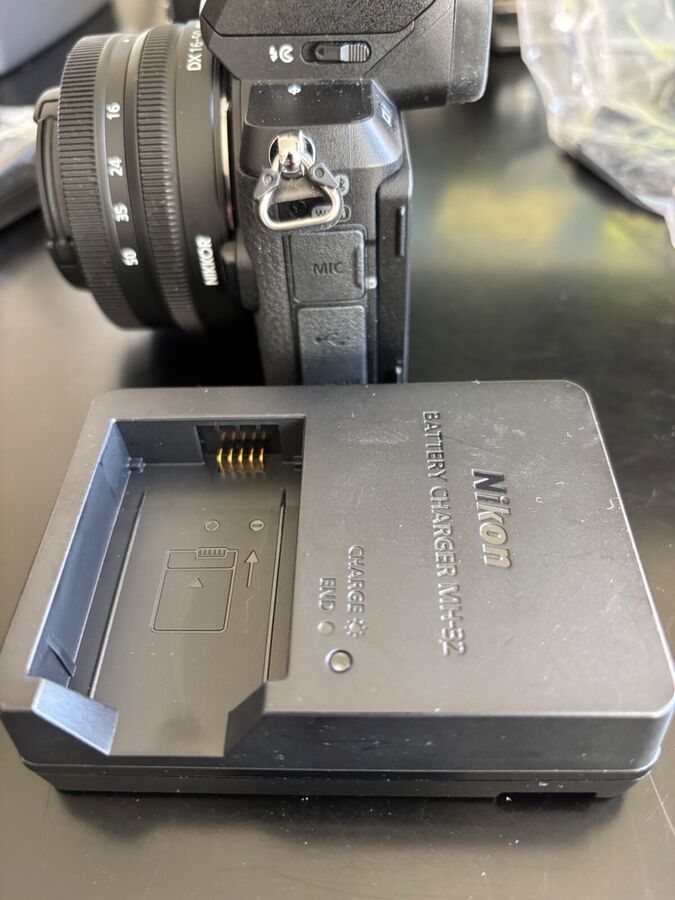 Nikon Z 50 20.9Mp With 16-50Mm Vr Lens Kit Mirrorless Camera - Black