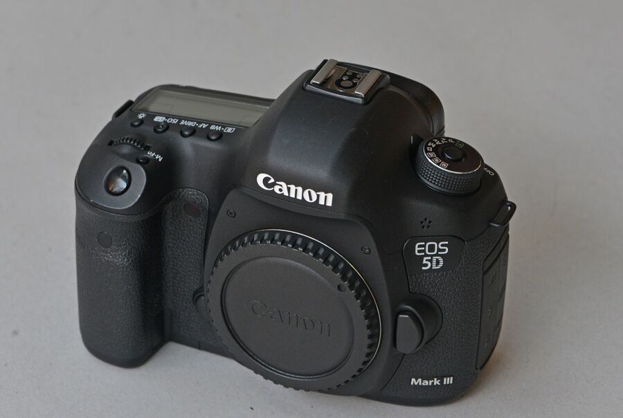 Canon Eos 5D Mark Iii 22.3 Mp Digital Slr Camera