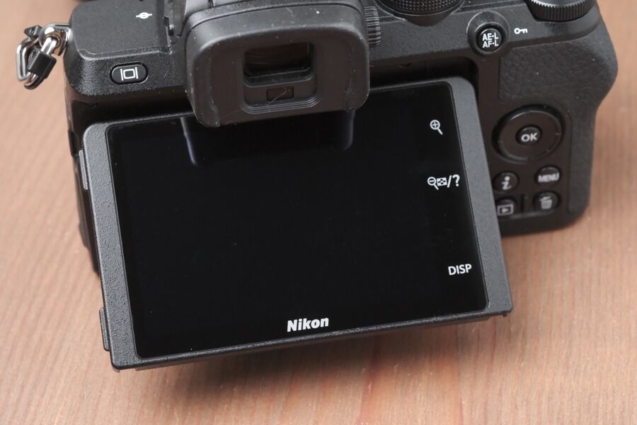 Nikon Z50 20.9Mp Mirrorless Digital 4K Camera W/128Gb Sd And Bag ~105 Clicks!
