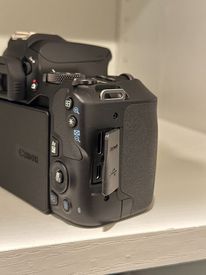 Canon Eos Rebel Sl3 250D Dslr Camera (Body) Black